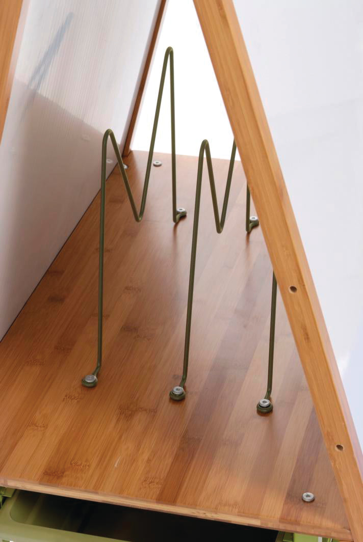 BE1-L Double-sided bamboo educational easel with Lids